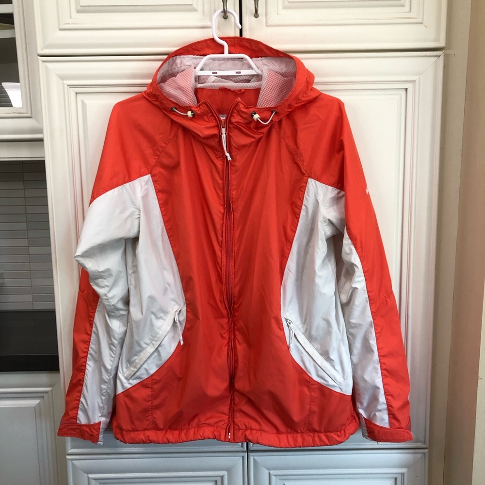 Columbia women’s windbreaker jacket